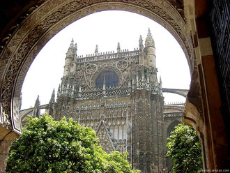 Catedral de Sevilla desde Patio de los Naranjos.