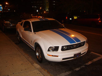 FORD MUSTANG