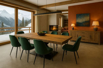 Designer-Esstisch aus Altholz in moderner Chaletwohnung bei Adelboden – exklusive Wohnatmosphäre
