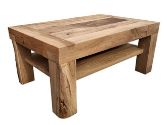 „Rabenschloss“ Couchtisch – Handgefertigter Eichenholz-Tisch mit 10 cm dicker Tischplatte und integrierter Ablage.