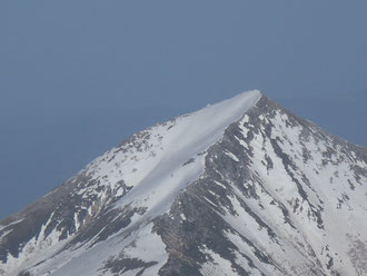 去年滑った常念岳北西斜面が見えた