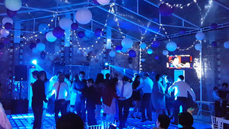 Evento con pista iluminada en la boda de Abigail y Marilu
