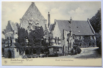 Hotel Externsteine. Der neugotische Bau von 1867/68 wurde 1965 abgerissen. Ansichtskarte, um 1900 (Sammlung Heinrich Stiewe)