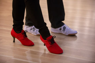 Salsaflow Kurs Schuh - Salsa tanzen in Basel