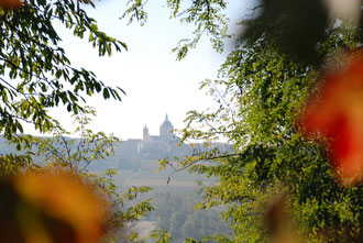 Herbst im Piemont: Blick auf Mombaruzzo