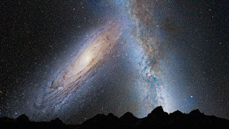 La situazione tra 3.75 miliardi di anni: Andromeda copre quasi tutto il cielo.