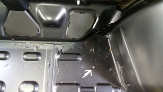 Schweller Innenseite vor dem Radkasten