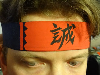 Hachimaki japonais noir *Shinsen gumi en couleur rouge