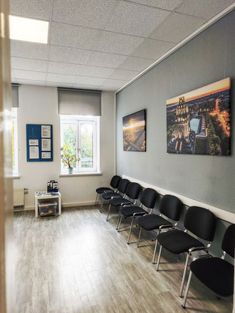 Praxis Dr.Woischnik mit Bildern von Strohhut Pictures