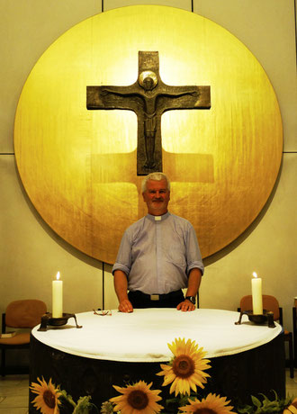 Christoph Kreitmeir in der Kapelle des Klinikums Ingolstadt