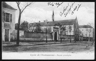 Le porche du lycée Jean Giraudoux
