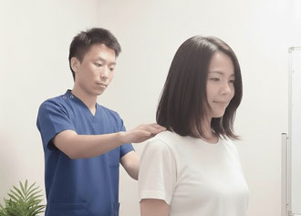 頭痛の専門技術の前に体の状況を検査します