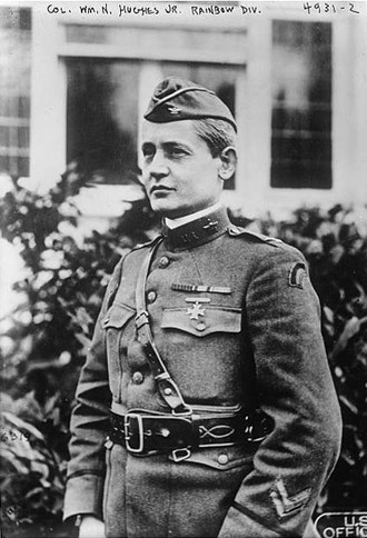 Le colonel William N. Hughes Jr., bras droit du chef d'état-major, D.  MacArthur
