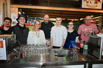v. l. Jonas Schimmel, Filip Mohr, Verena und Roland Kranz, Gerrit, Tanina La Greca, Andreas Liesenfeld