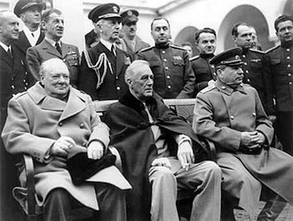 Réunion de Yalta,février 1945.(de gauche à droite:Churchill,Roosevelt,Staline)