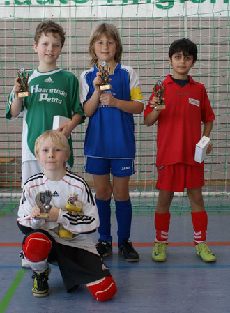 Julian Träger (SV Pocking), Steven Petersen (TSV Tann), Salim Sahebdel (1.FC Passau), Bastian Witte (SV Pocking)