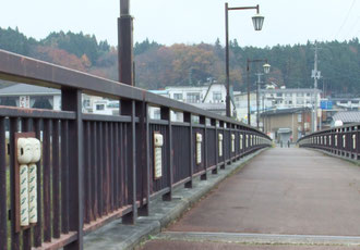 松川遠刈田大橋のこけし