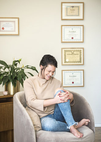 Porträt der Hypnosetherapeutin Sarah Peters von Herz Hypnose Berlin