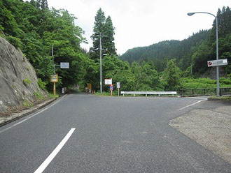 朝日鉱泉までのアクセス。立木分岐。