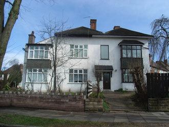 Flaxley Farm - This may be the same building as in the picture above.