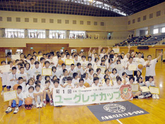 各部門の優勝、準優勝チーム=市総合体育