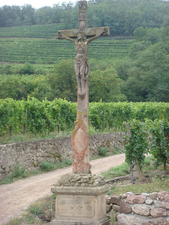 The men reached a point 150 yards from this large cross at the southern crest of the Hill