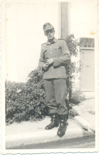 Grenadier Walter Laich (Photo courtesy Family Roland Laich)