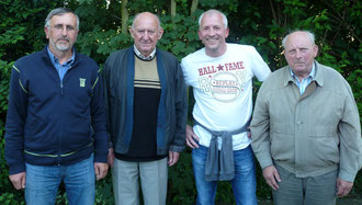 Erfolgreich verlief für die Brieftaubenzüchter der 7. Preisflug. Das Bild zeigt (v.l.) Helmut Thimm, Friedrich Lotz, Martin Stiens und Josef Goldkuhle
