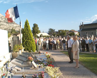 Recueillement au Carré Militaire