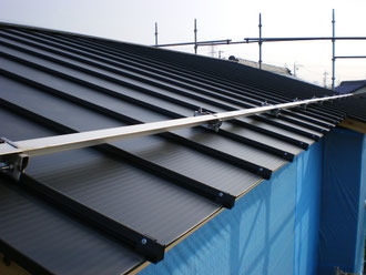 ガルバ二ウム鋼板屋根