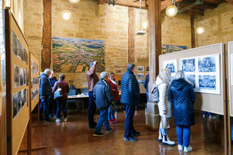 Regen Zuspruch fand die Fotoausstellung zur Kirchweih in Derdingen.
