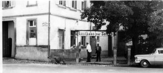 Flehinger Gasthaus „Sonne“ in den 1960 er Jahren. Wir suchen weiter alte Fotos für unsere Veröffentlichungen