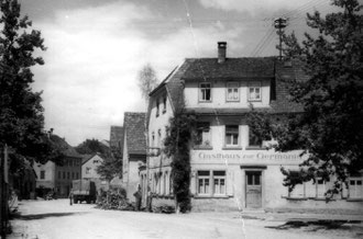 „Gasthaus zur Germania“. An Kirchweih waren früher die Wirtschaften stets gut besucht.