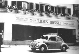 Vor 70 Jahren war ein VW-Käfer ein schickes Auto, heute ist er ein -gesuchter- Oldtimer.