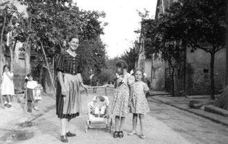 1940 in der Freudensteiner Straße in Großvillars 