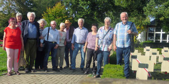 Der Heimatkreis Oberderdingen besuchte auch den KZ-Friedhof in Neuenbürg.