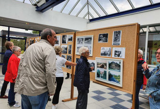 Gut angekommen: Die Bilderausstellung im Foyer der Heinrich-Blanc-Schule Großvillars 