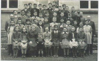 Schulklasse in Oberderdingen aus den 1950erJahren