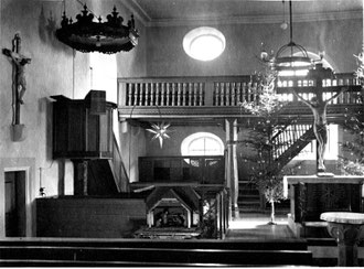 Weihnachtlich geschmückte Laurentiuskirche im Amthof, anfangs der 1950er Jahre.