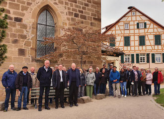 Die Kirche St. Peter und Paul war einst Pfarrkirche für ganz Derdingen. Rund 40 Interessierte ließen sich bei einer Führung über die Entstehungsgeschichte und kunsthistorische Bedeutung informieren.  