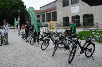 e-Bikes vor dem Deutschen Verkehrsmuseum