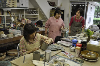 思い思いに作品作りを楽しんでいます