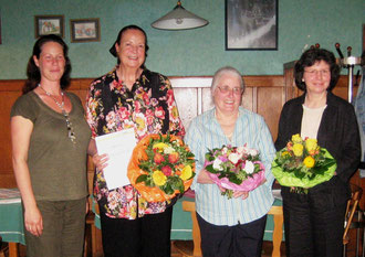 v.l.: Melanie Tritschler (2. Vorsitzende), Rosely Schweizer, Annemarie Steinle, Sibylle Strobel (1. Vorsitzende)