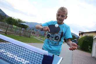 Robin belegte Platz 3 in seiner Gruppe beim Minitisch-Turnier