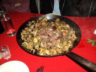 Truffade/saucisse de l'Aveyron gîte de l' Aveyron Clos de Servoline