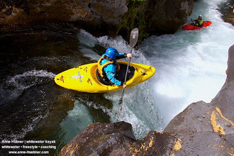 Kristallklares Wasser am Rio Palguin beim Chile Kajak-Trip mit Anne Huebner
