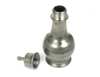 Babyflasche aus Zinn © phisick.com