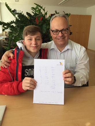 Nico Gubler (links) mit Thomas Binder, Gemeindeschreiber