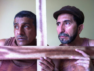 Carlos Valencia y Raymundo Zambrano en 'Las Paredes Hablan'. Foto: Cortesía.