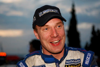 Luego de ganar el tramo clasificatorio en el Rally de Nueva Zelanda, Jari-Matti Latvala decidió largar último entre los pilotos de privilegio.